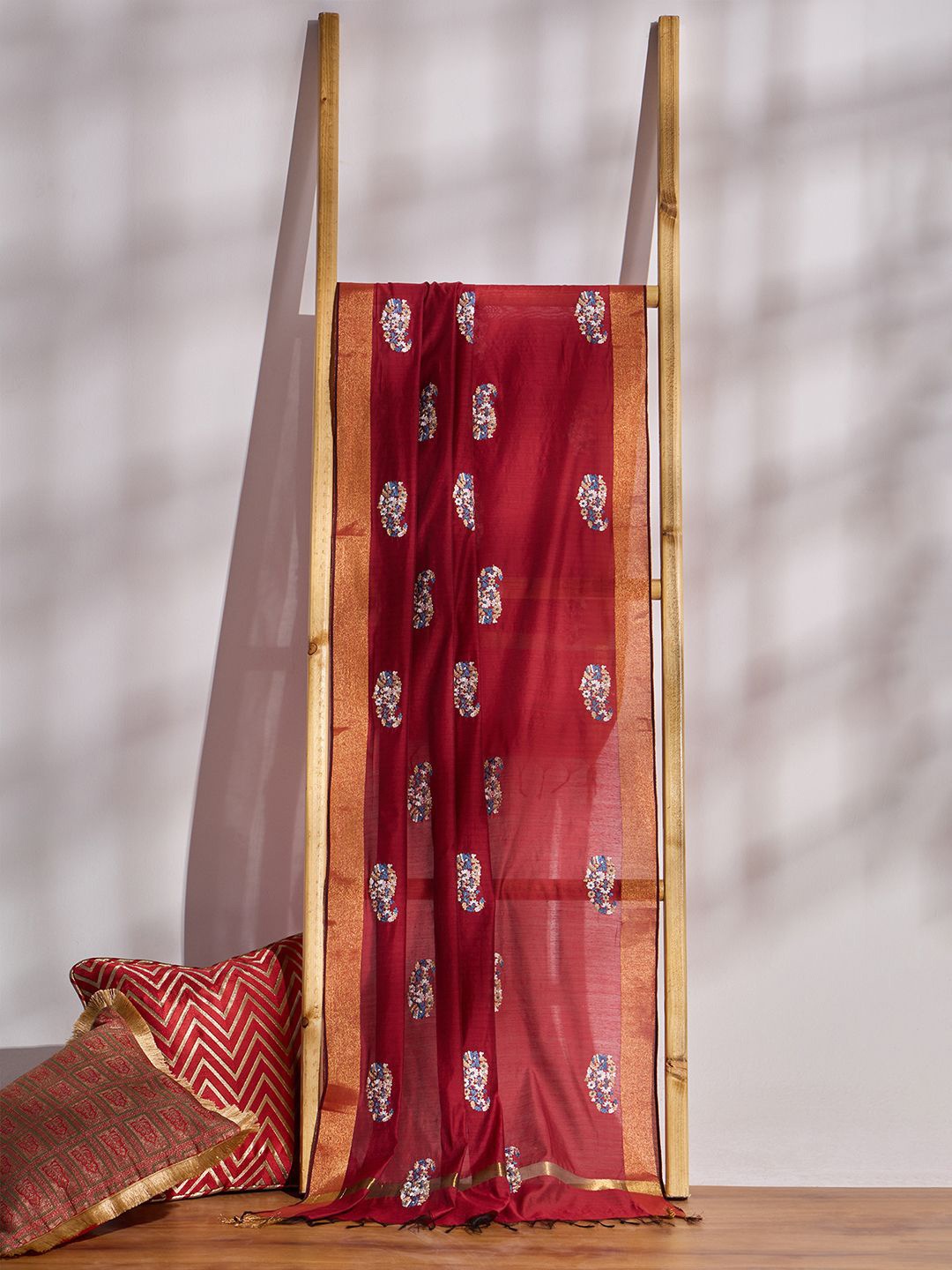 

Likha Paisley Embroidered Tasselled Dupatta, Maroon