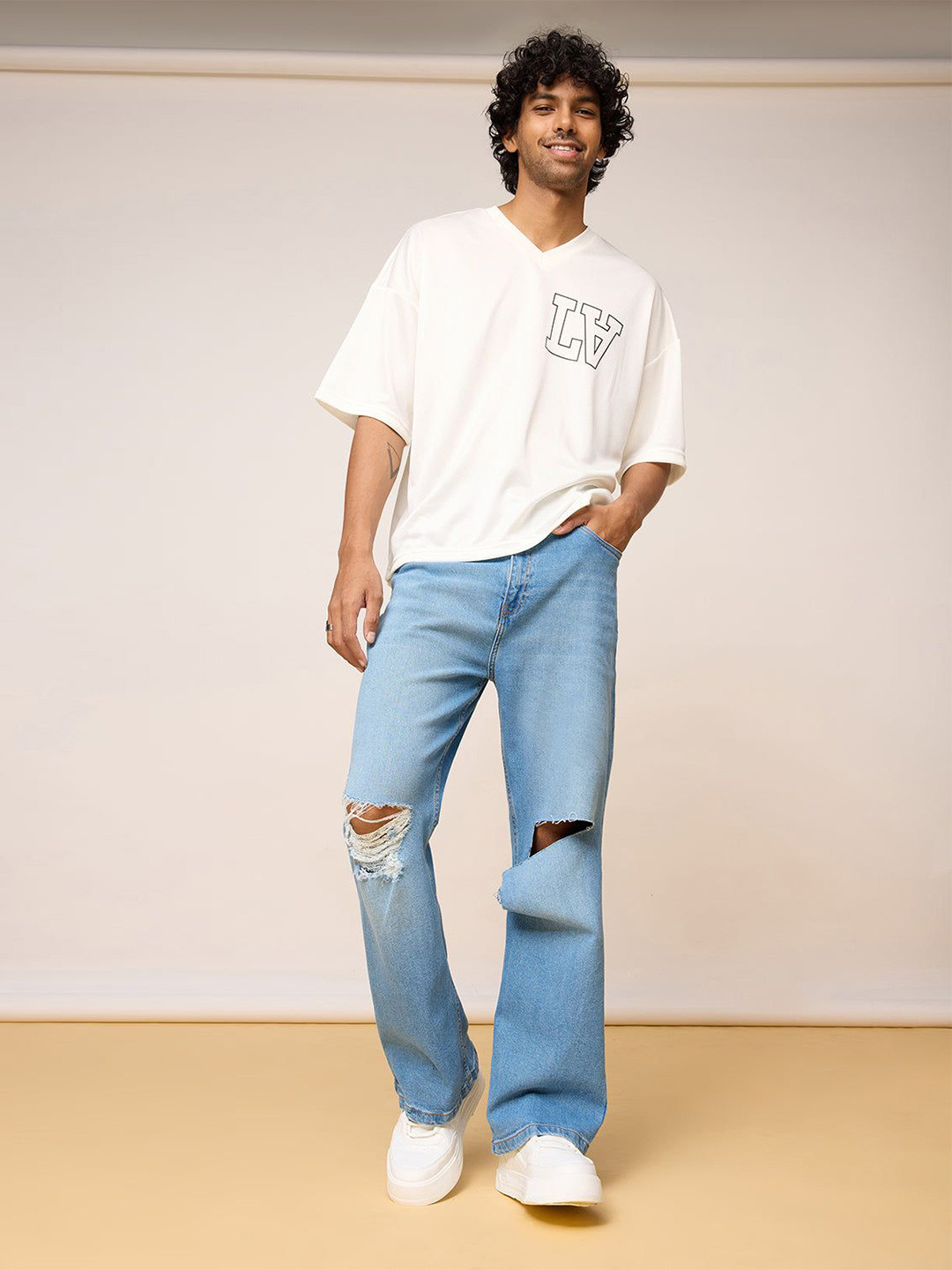

FREAKINS Men Wide Leg High-Rise Slash Knee Light Fade Cotton Jeans, Blue
