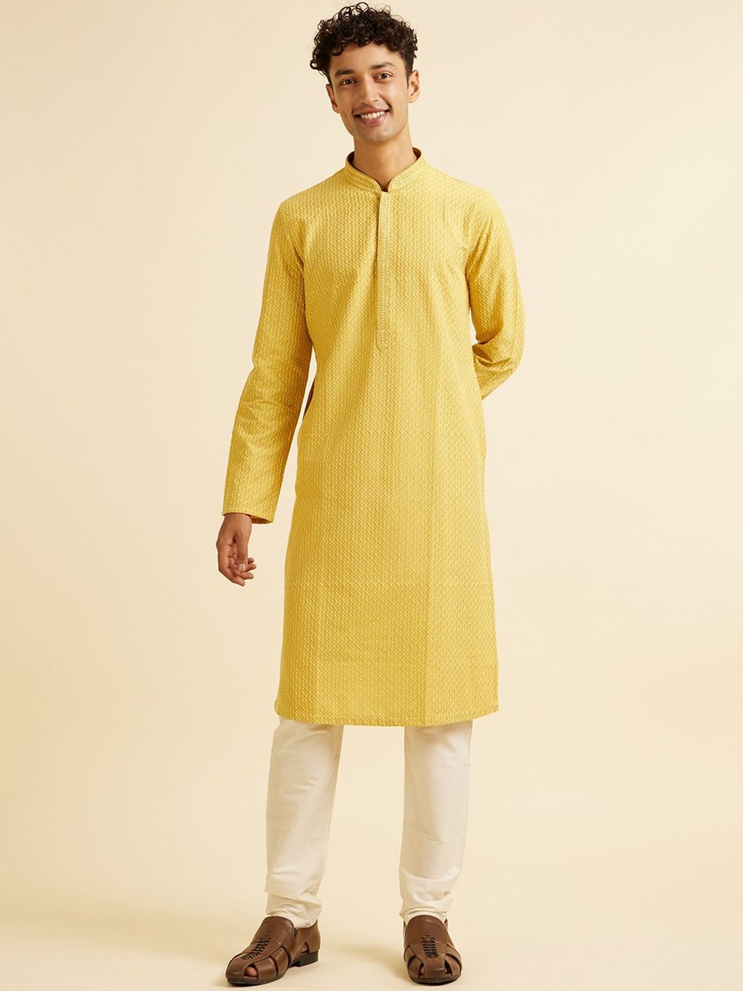 

Manyavar Geometric Embroidered Regular Thread Work Kurta With Pyjama, Mustard