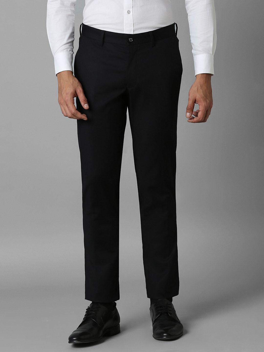 

Louis Philippe Men Slim Fit Formal Trousers, Black