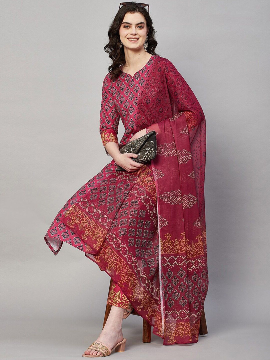 

Anni Designer Floral Printed Straight Kurta With Trouser & Dupatta, Pink