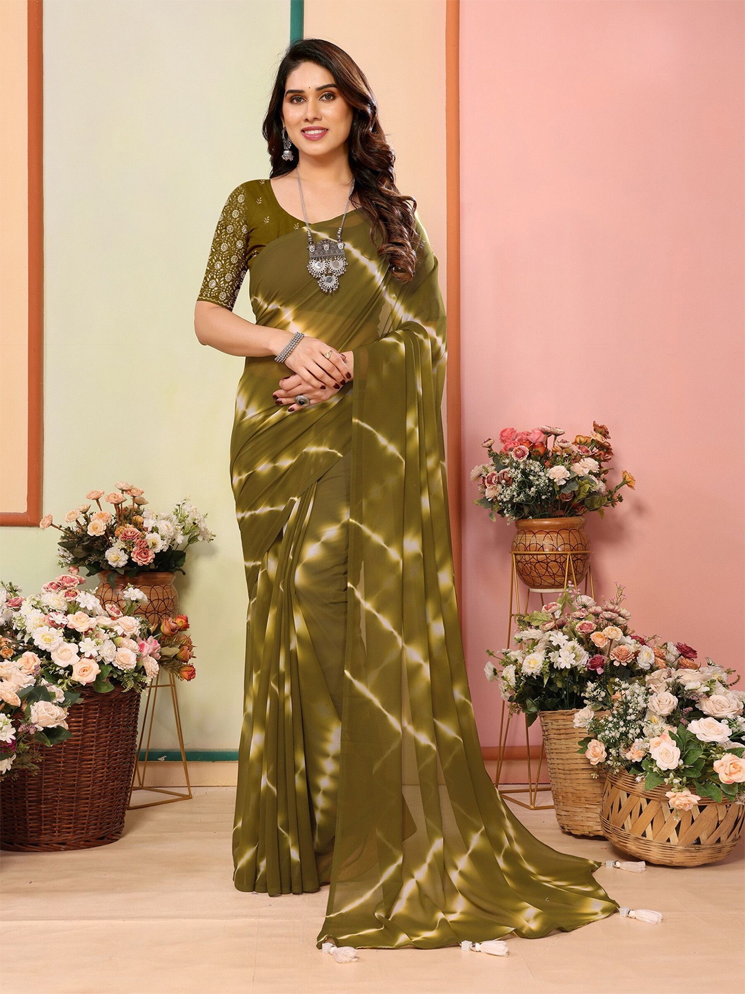 

sareyavella Pure Georgette Leheriya Saree, Green