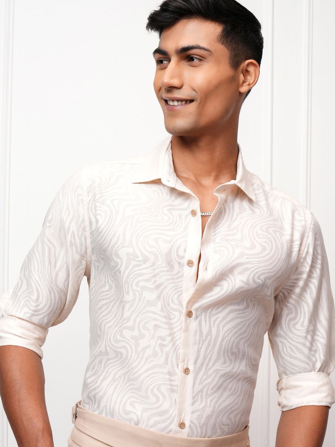 

LOCOMOTIVE Men Cutaway Collar Abstract Printed Casual Shirt, Beige