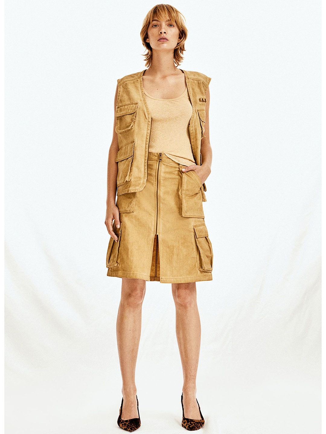 

H&M Women A-Line Knee Length Cargo Skirt, Beige