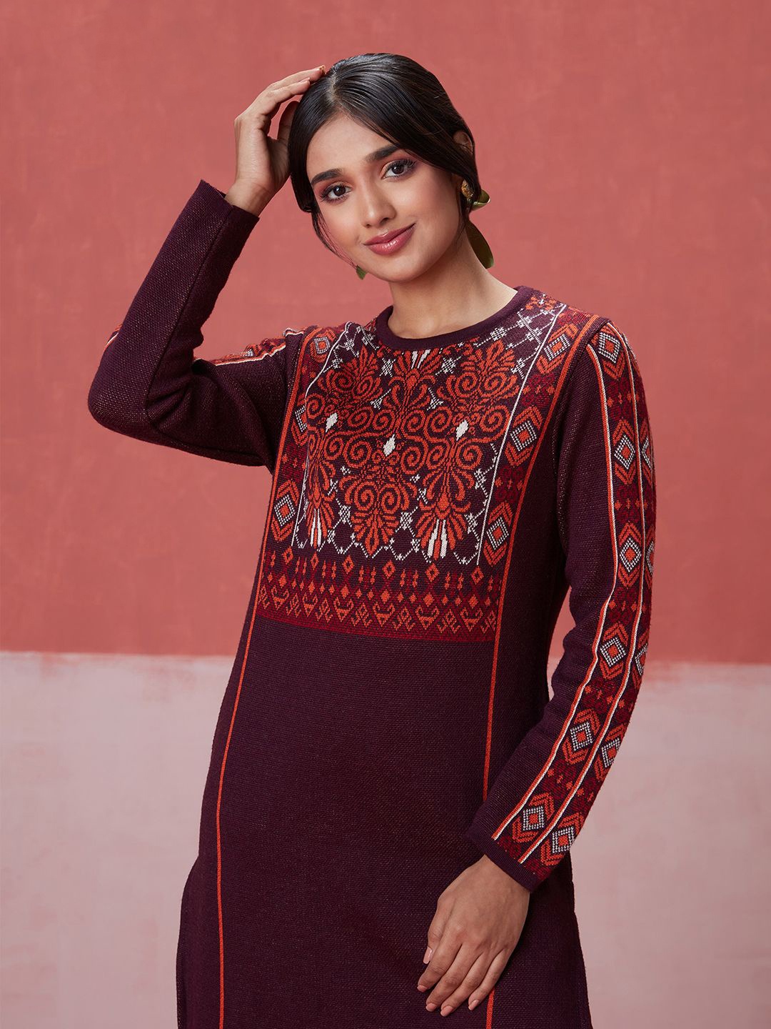 

Likha Women Embroidered Staright Winter Kurta, Maroon