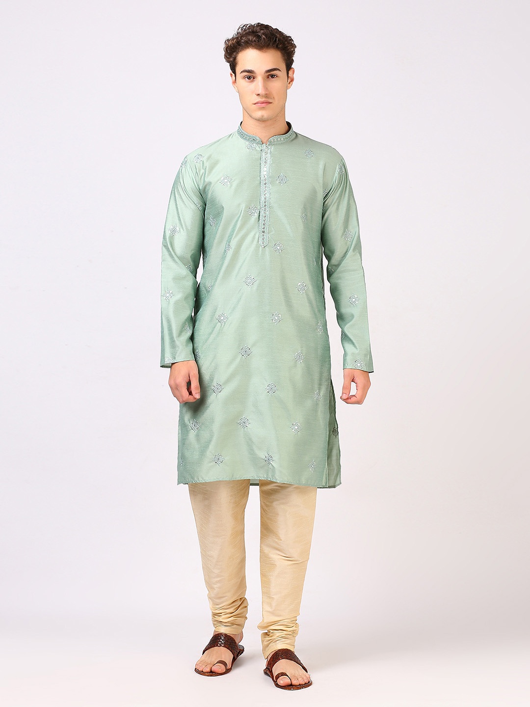 

BELLAZO Ethnic Motifs Embroidered Mandarin Collar Mirror Work Pure Cotton Straight Kurta, Green