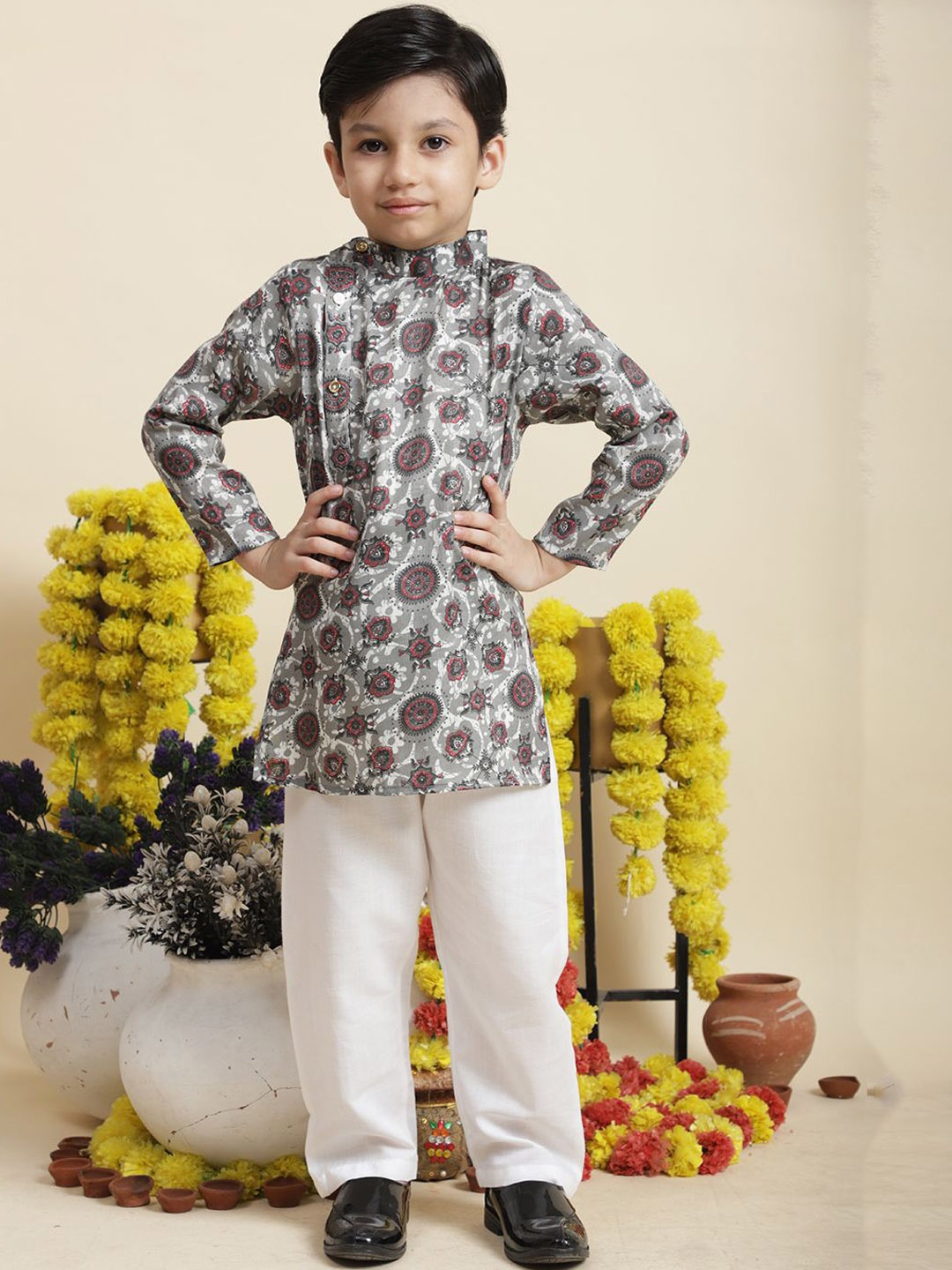 

Cutiekins Boys Ethnic Motifs Printed Mandarin Collar Straight Kurta With Pyjamas, Grey