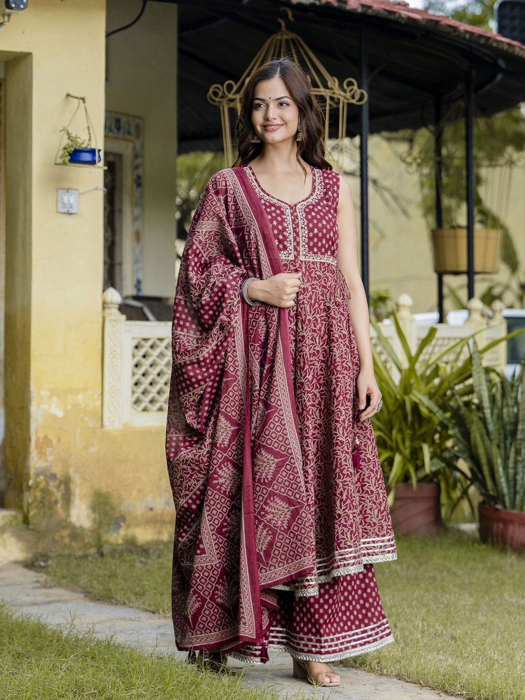 

Anouk Red Floral Printed Sweetheart Neck PureCotton A-line Kurta with Palazzo & Dupatta