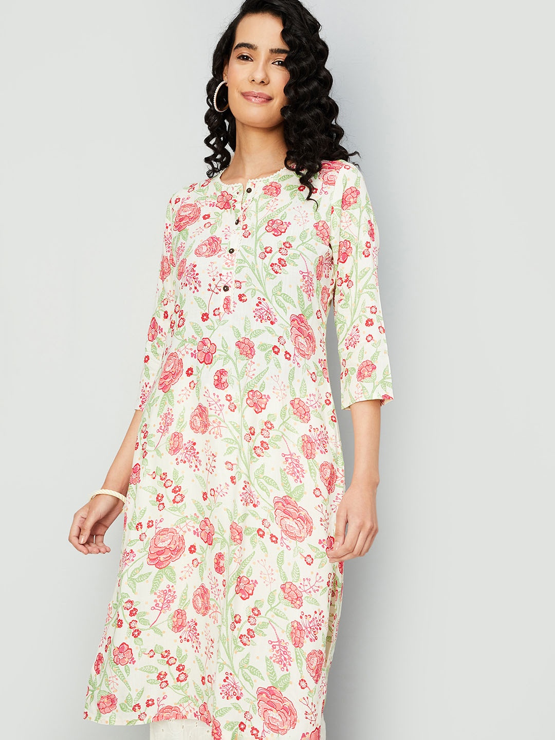 

max Floral Printed Round Neck Cotton Straight Kurta, Off white