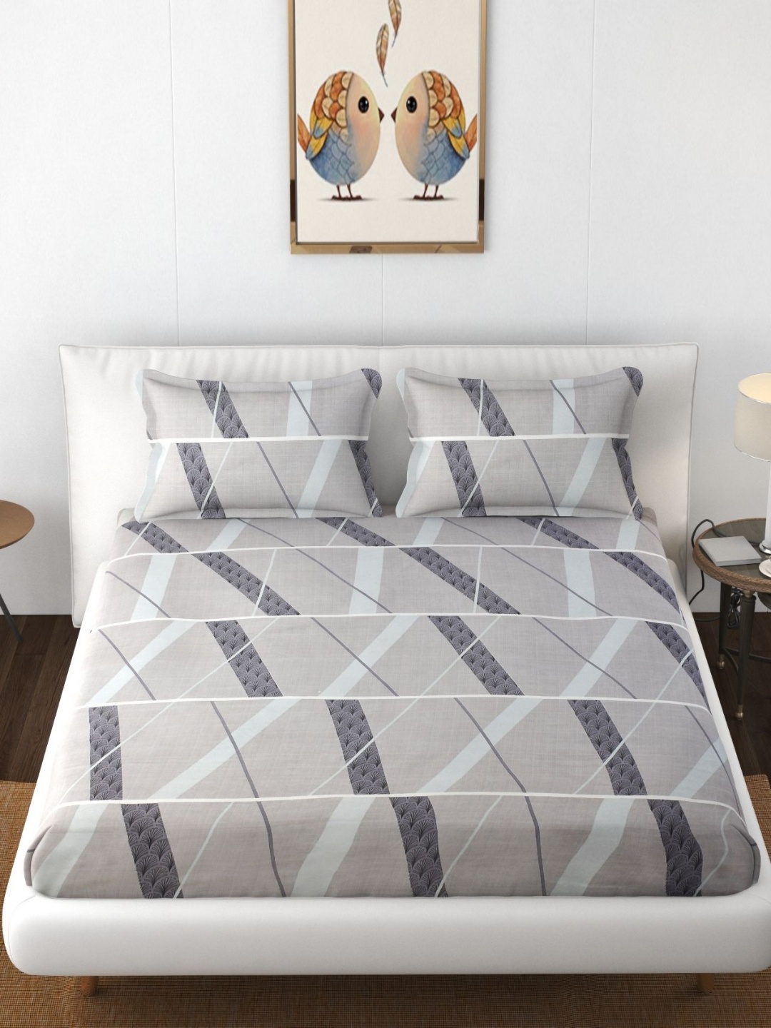 

AaHo Decor Grey & White Geometric 300 TC Double King Fitted Bedsheet with 2 Pillow Covers