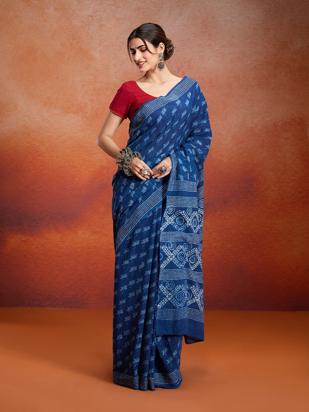 

Likha Ethnic Motifs Printed Pure Cotton Block Print Saree, Navy blue