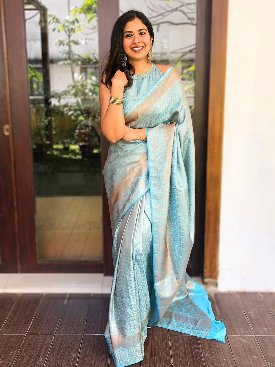 

Kriyansh Woven Design Zari Kanjeevaram Saree, Turquoise blue