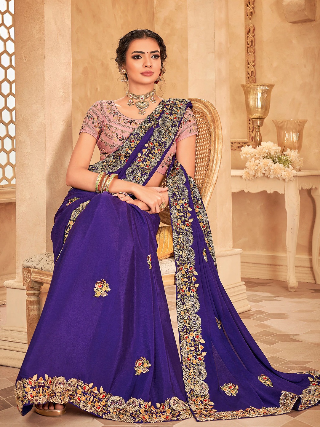 

Laxmipati Floral Embroidered Embroidered Saree, Purple