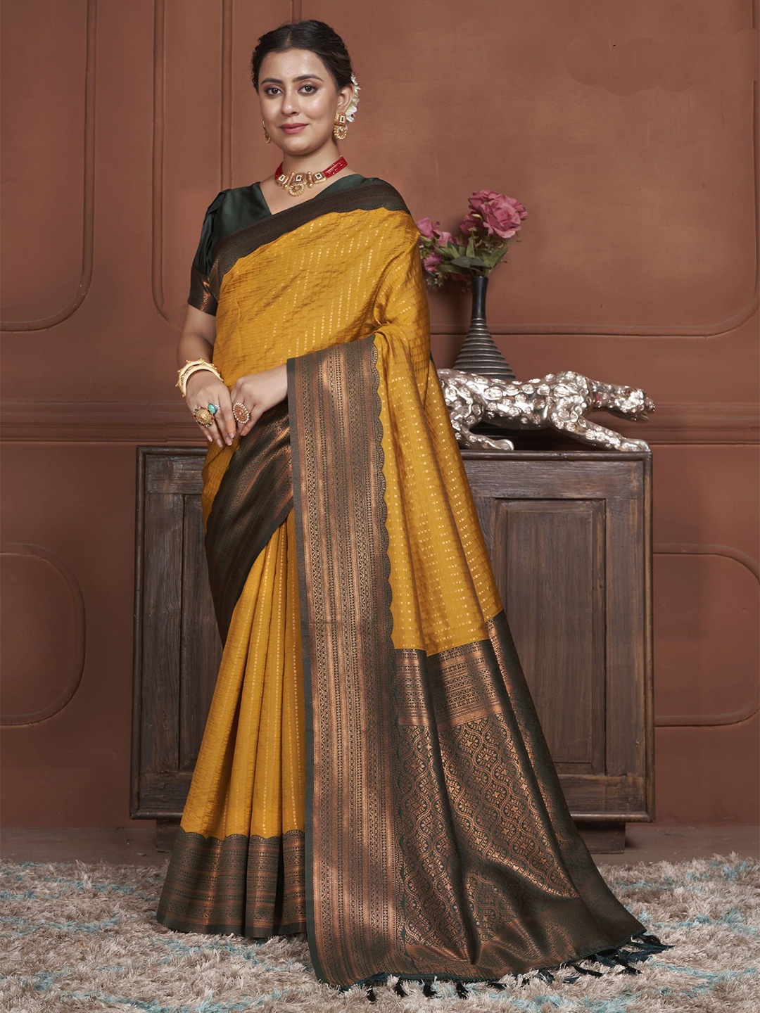 

KAYOMMI Ethnic Motifs Zari Kanjeevaram Saree, Mustard