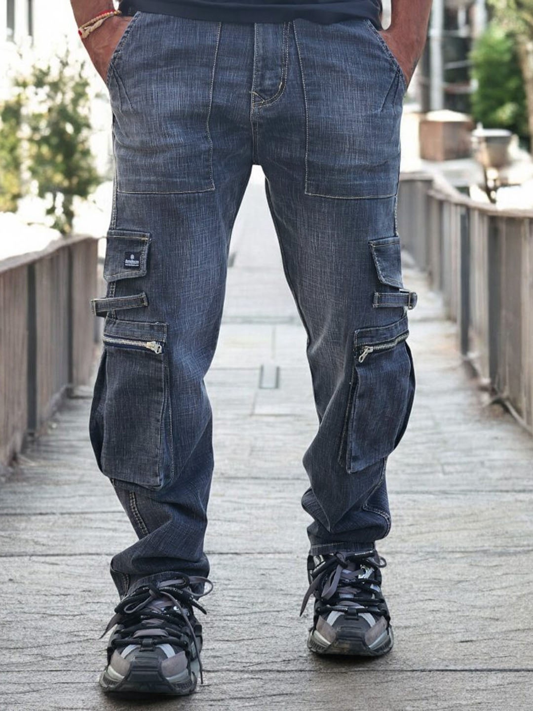 

BOTABOCHI Men Relaxed High-Rise Easy Wash Cargos Trousers, Blue