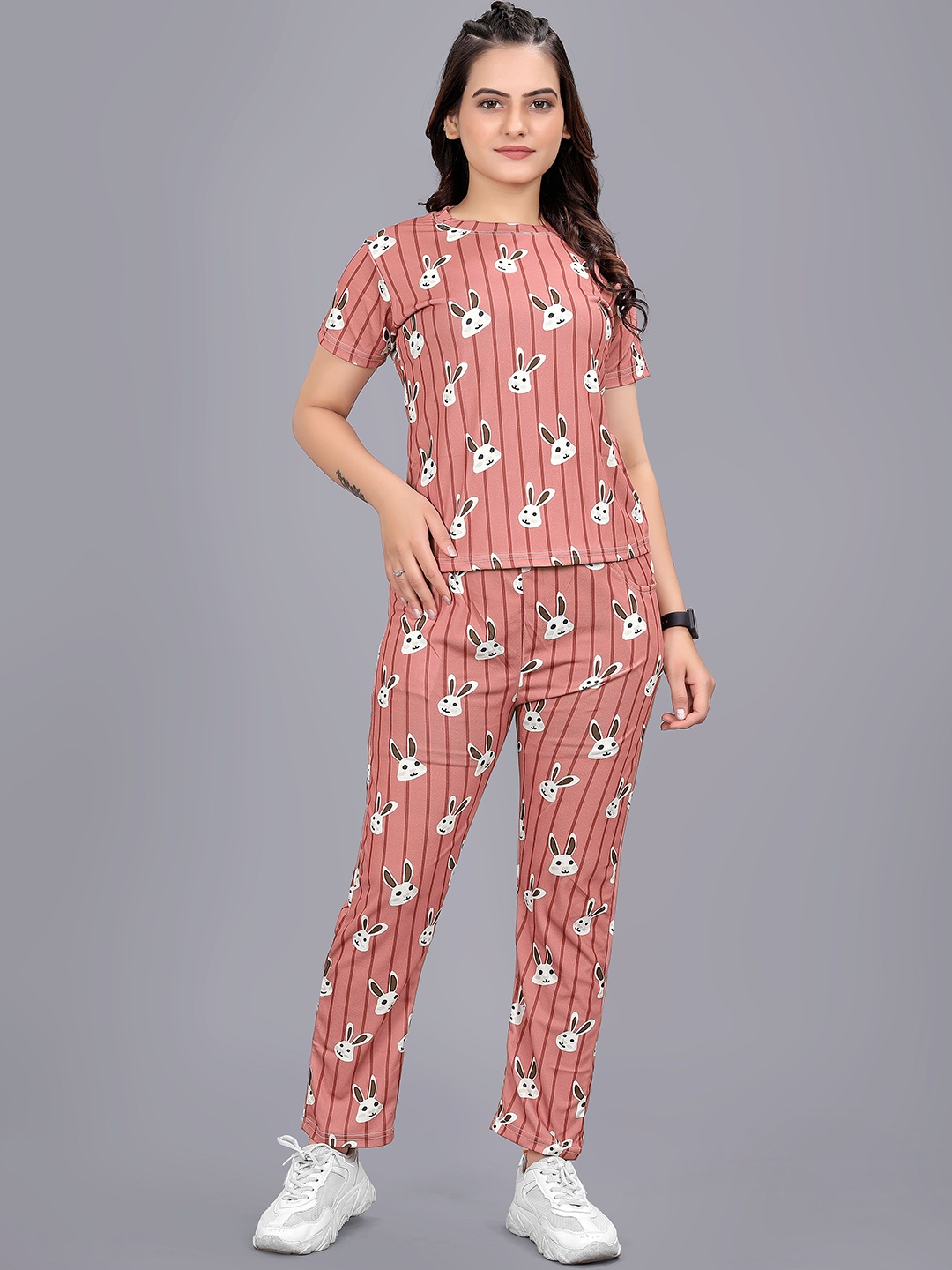 

SAKARMAA Women Printed Round Neck T-Shirt With Trousers Co-Ords, Pink