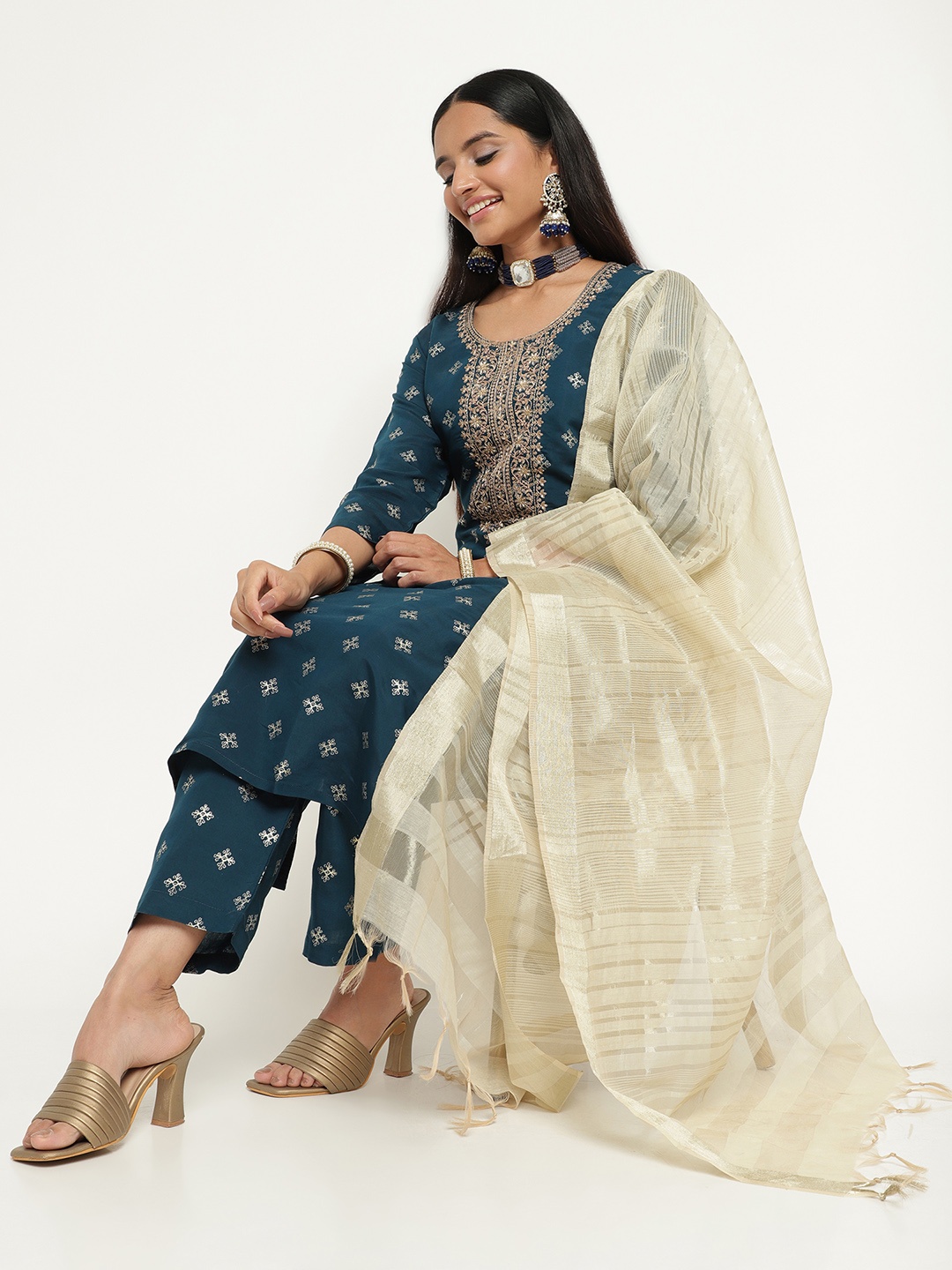 

AURIELLA Ethnic Motifs Printed Regular Straight Kurta with Trousers & Dupatta, Teal
