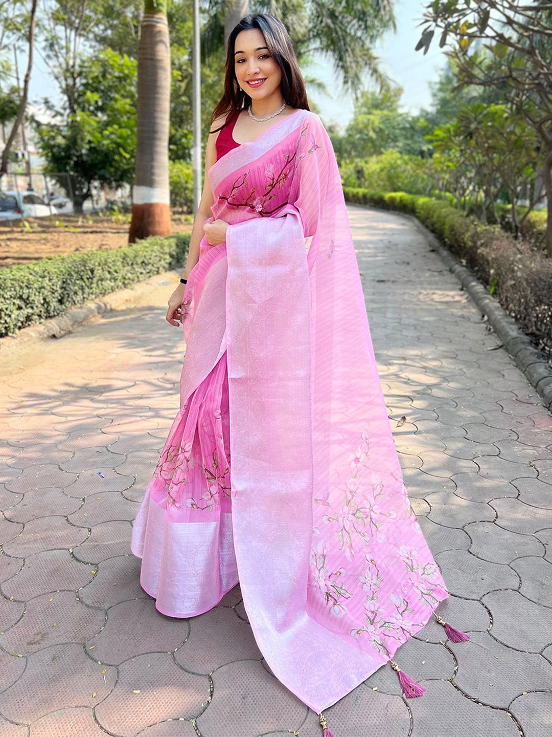 

Ishin Paisley Printed Zari Organza Saree, Pink