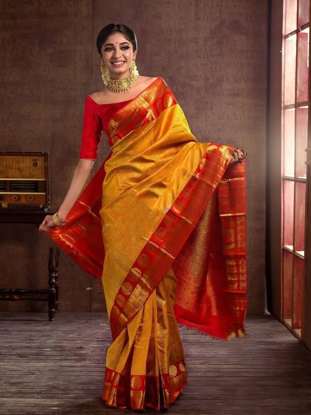 

Kriyansh Floral Zari Kanjeevaram Saree, Yellow