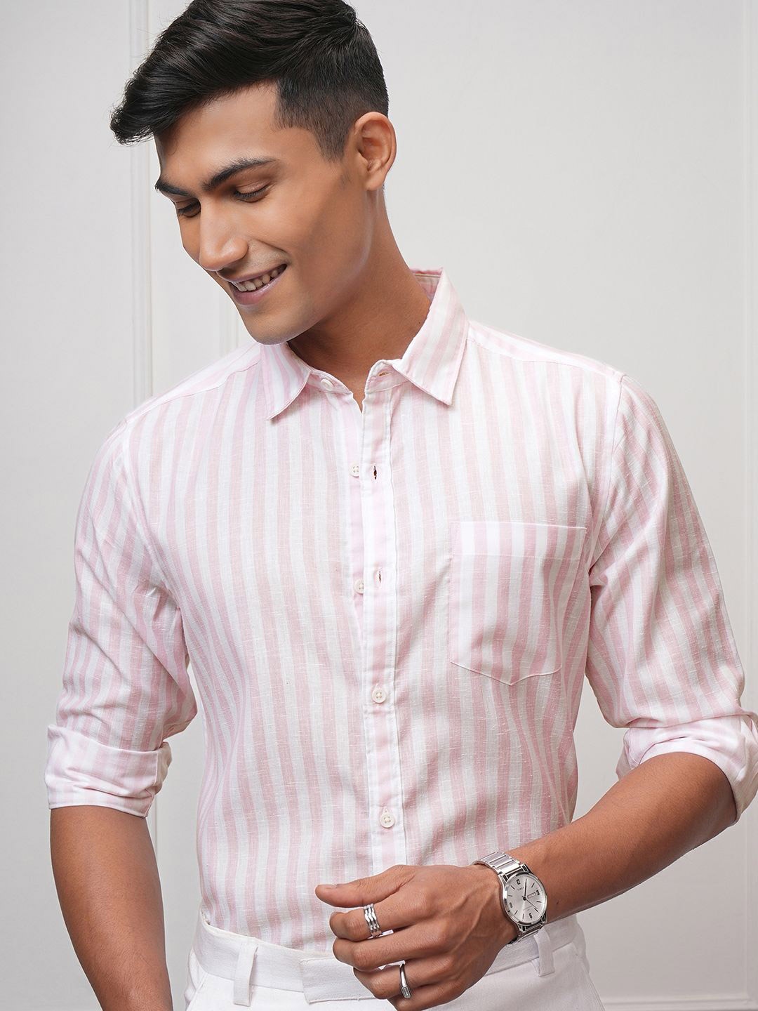 

LOCOMOTIVE Men Cutaway Collar Vertical Striped Casual Shirt, Pink