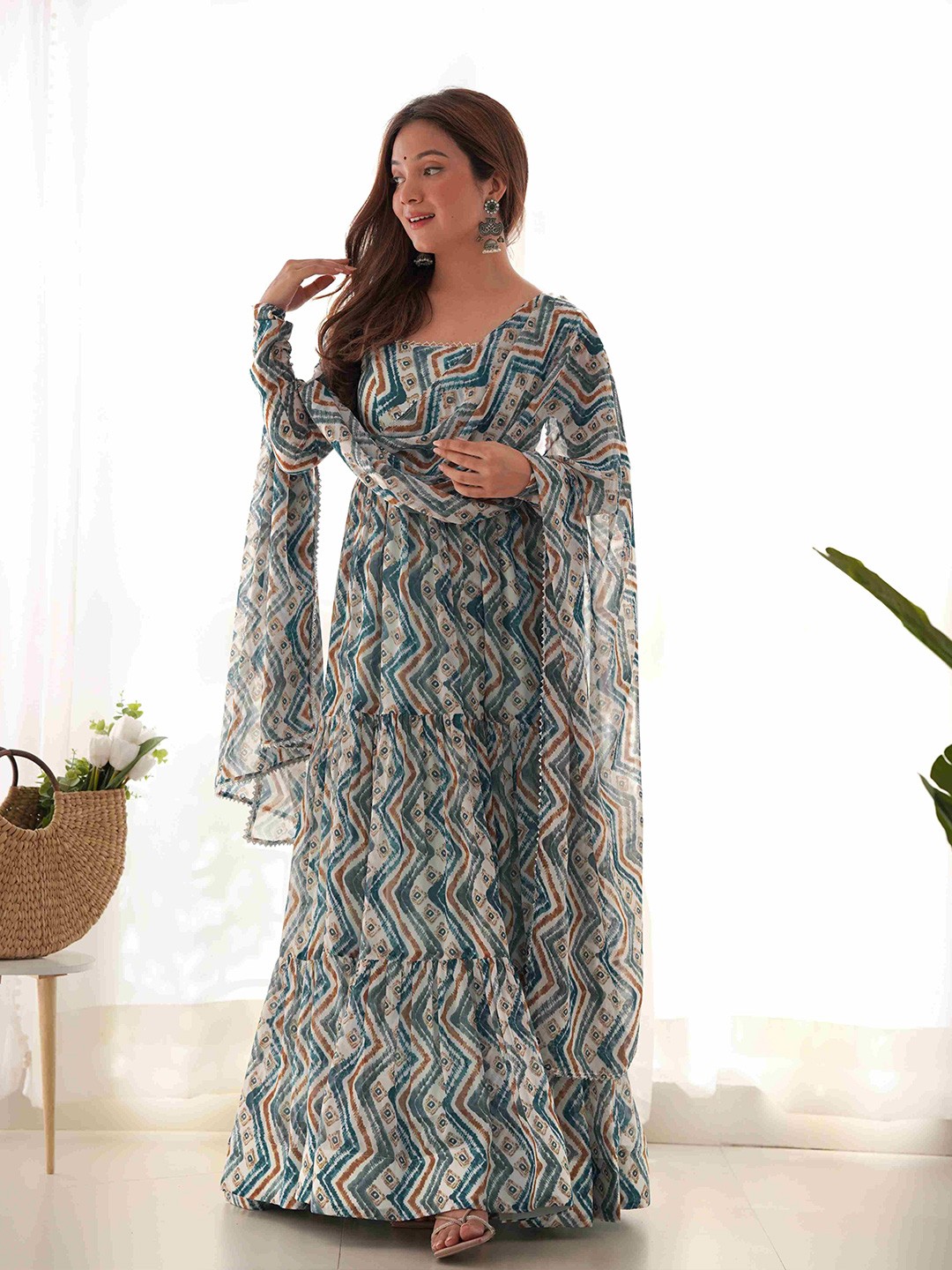 

LABELKBBRAND Printed Angrakha Gotta Patti Anarkali Kurta Set, Grey