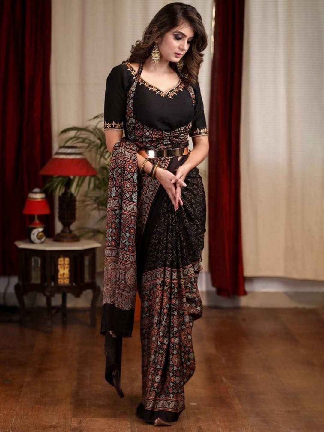 

GRIIHAM Kalamkari Printed Ikat Saree, Black
