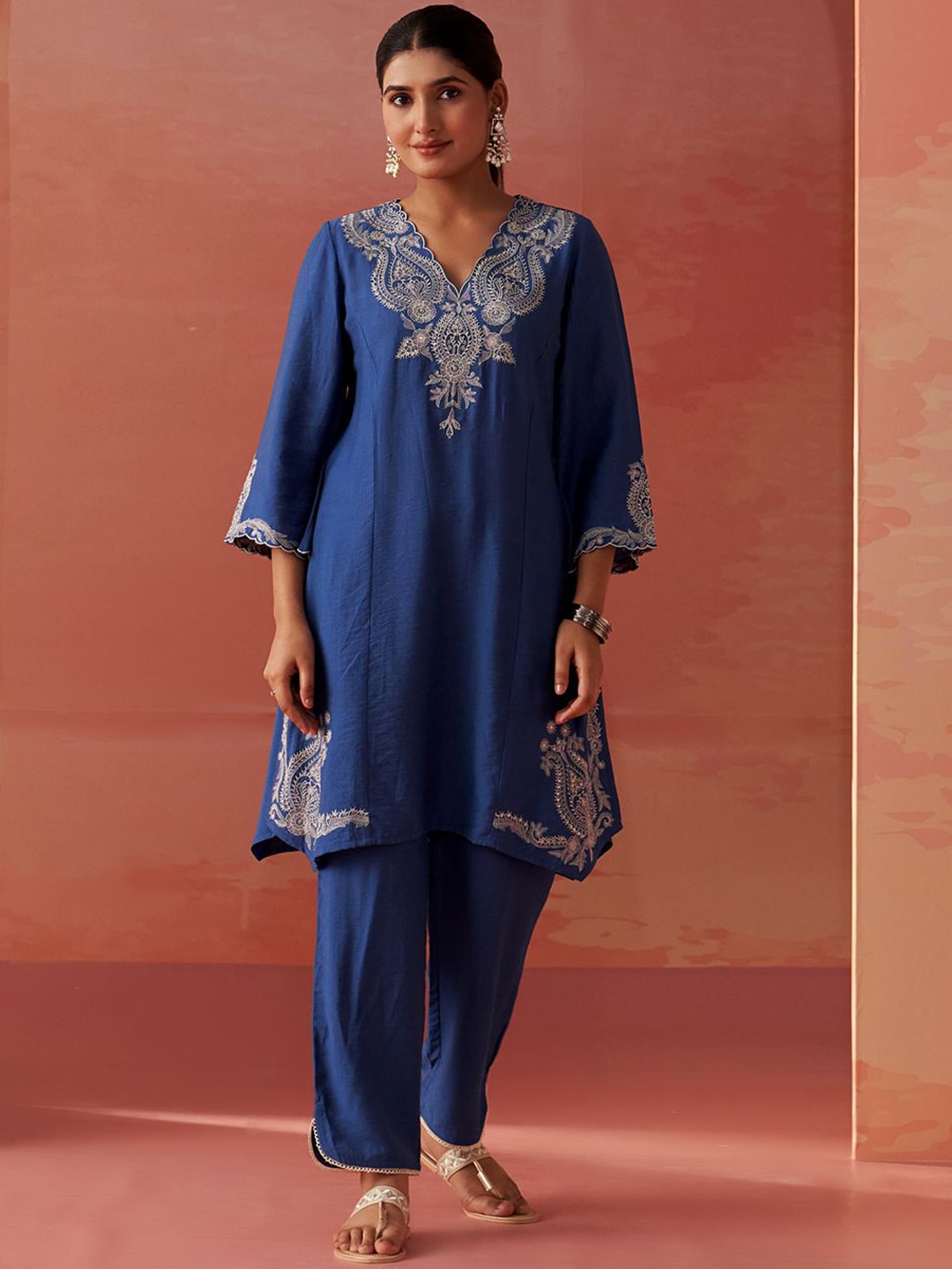 

Lakshita Floral Embroidered Asymmetric Tunic With Trouser, Blue