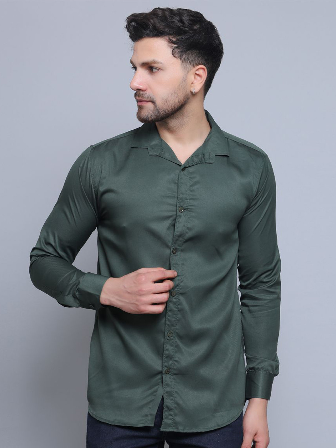 

CRAFT HEAVEN Men Spread Collar Solid Cotton Casual Shirt, Green