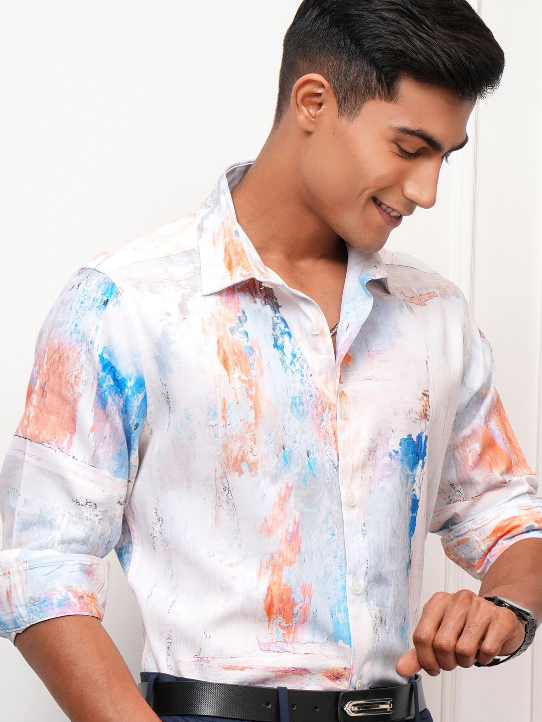 

LOCOMOTIVE Premium Men Abstract Print Slim Fit Shirt, White