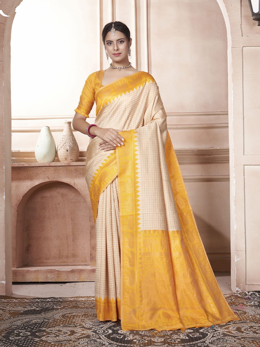 

KAYOMMI Checked Woven Design Zari Kanjeevaram Saree, Cream