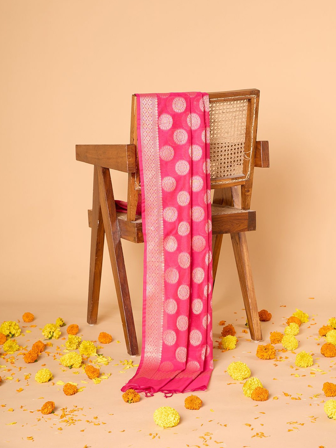 

Likha Floral Zari Woven Design Tasselled Dupatta, Pink