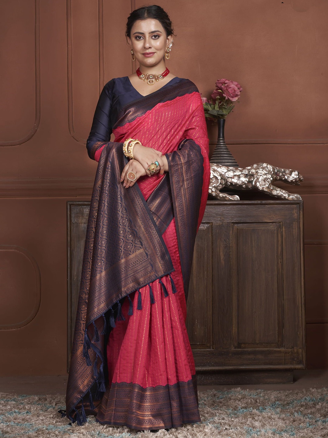 

KAYOMMI Woven Design Zari Kanjeevaram Saree, Red