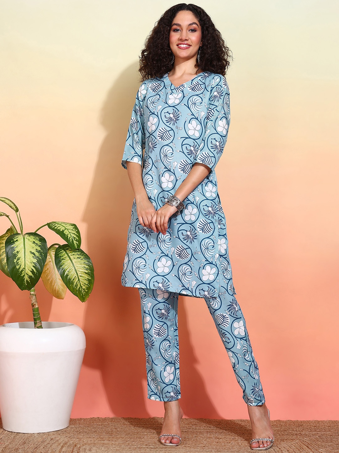 

V TRADITION Floral Printed V-Neck Straight Kurta With Trousers, Blue