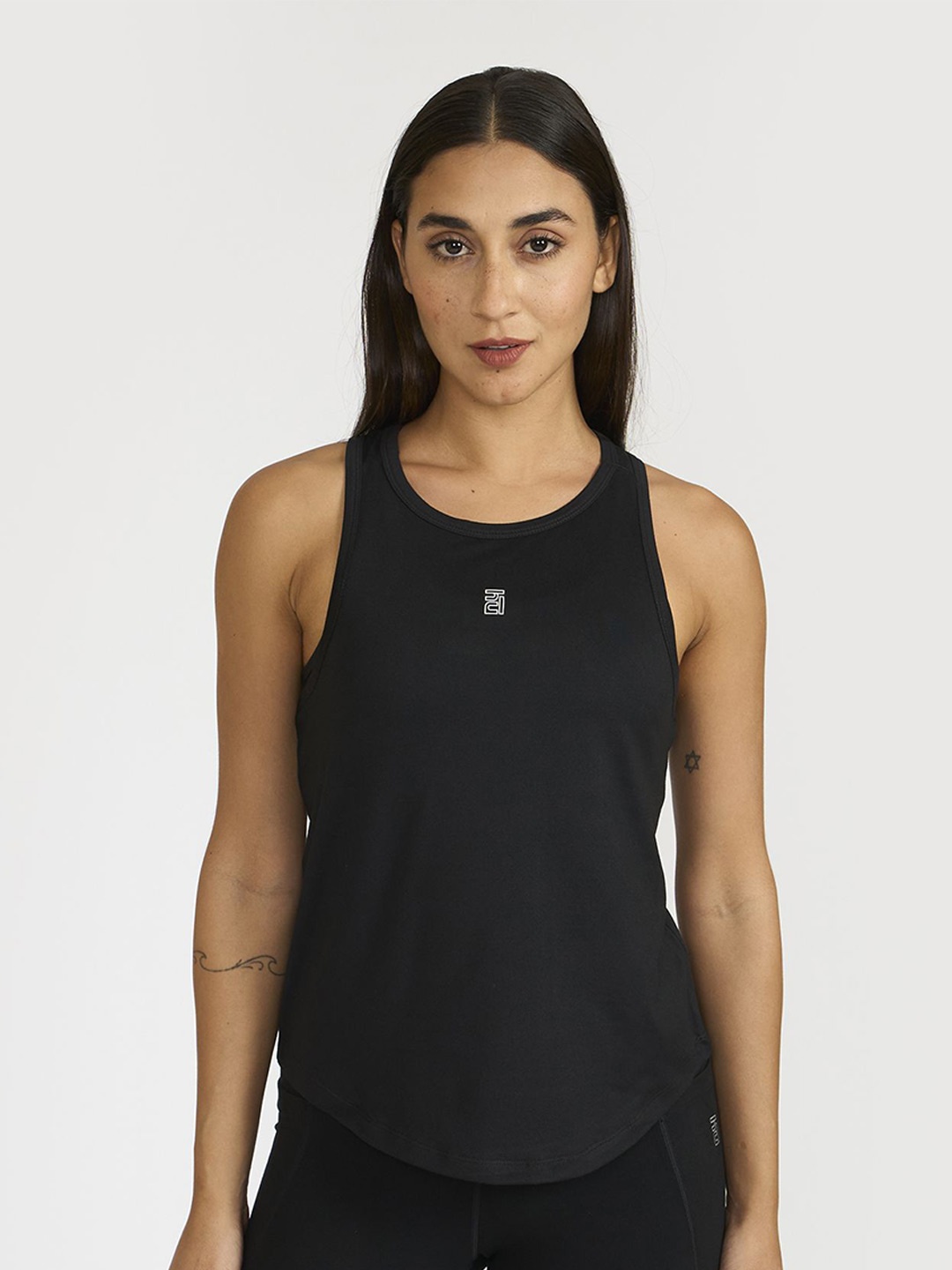 

HUNNIT Women Stretchable Active Wear Tank Top, Black