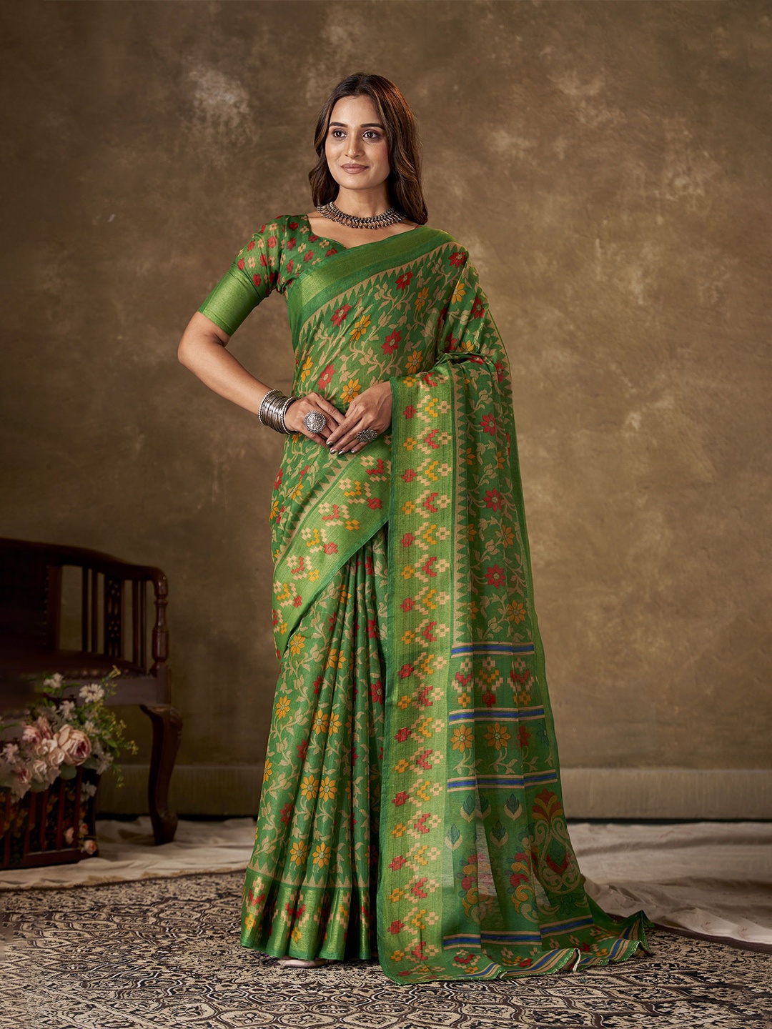 

KAYOMMI Floral Zari Pure Cotton Jamdani Saree, Green