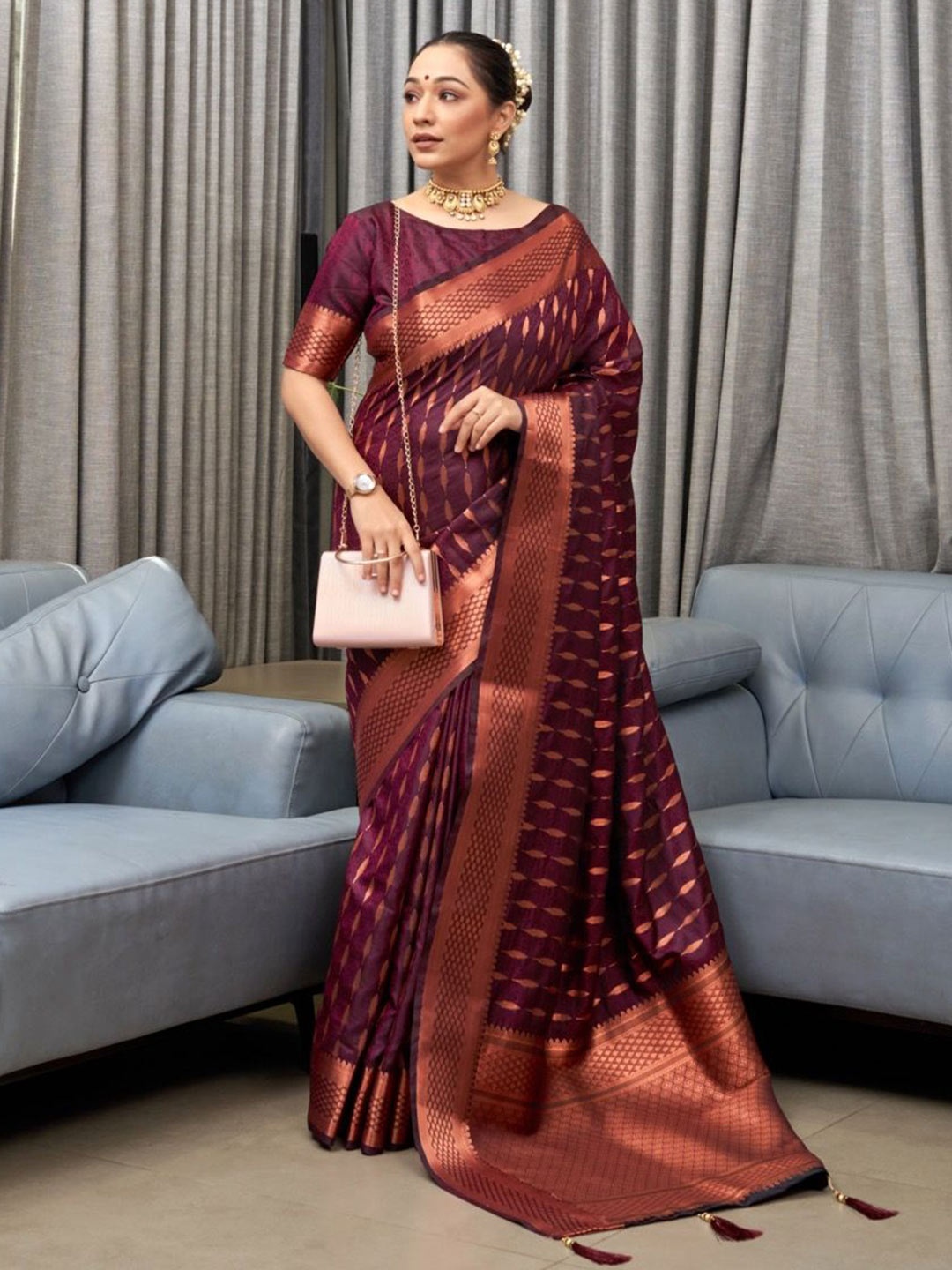 

Kriyansh Woven Design Zari Banarasi Saree, Magenta