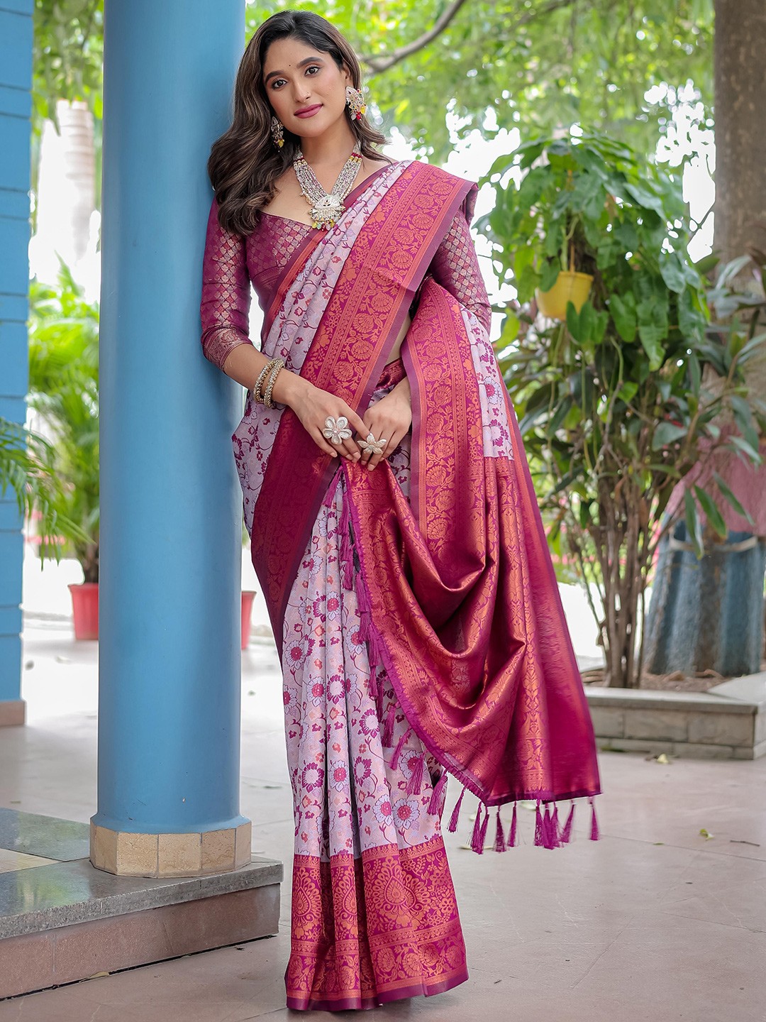 

Mitera Floral Woven Design Zari Kanjeevaram Saree, Lavender