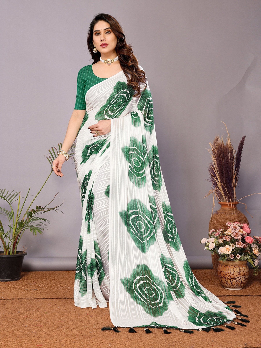 

sareyavella Traditional Bandhani Saree, White