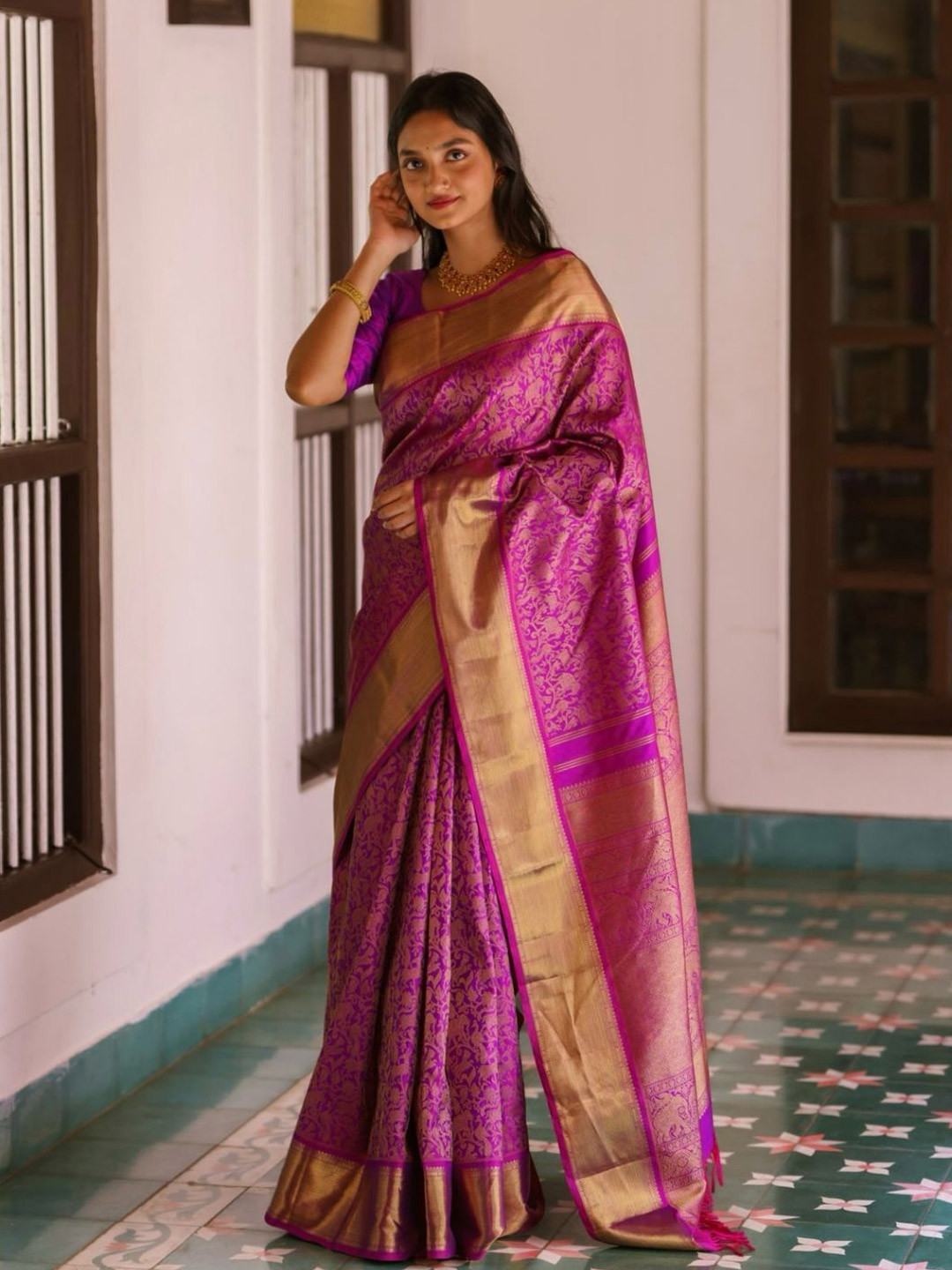 

Kriyansh Woven Design Zari Art Silk Kanjeevaram Saree, Pink