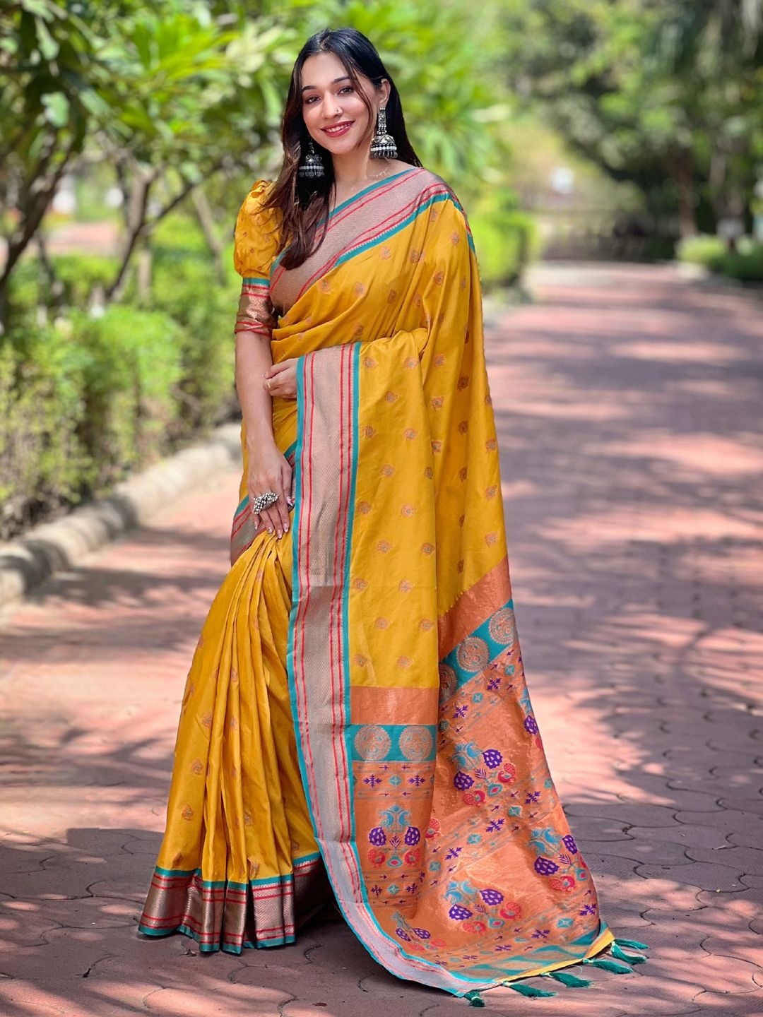 

Mitera Woven Design Zari Paithani Saree, Yellow
