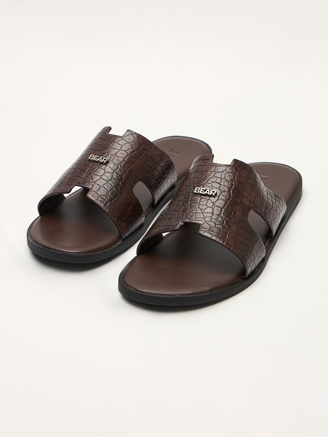 

THE BEAR HOUSE Men Solid Comfort Sandals, Brown