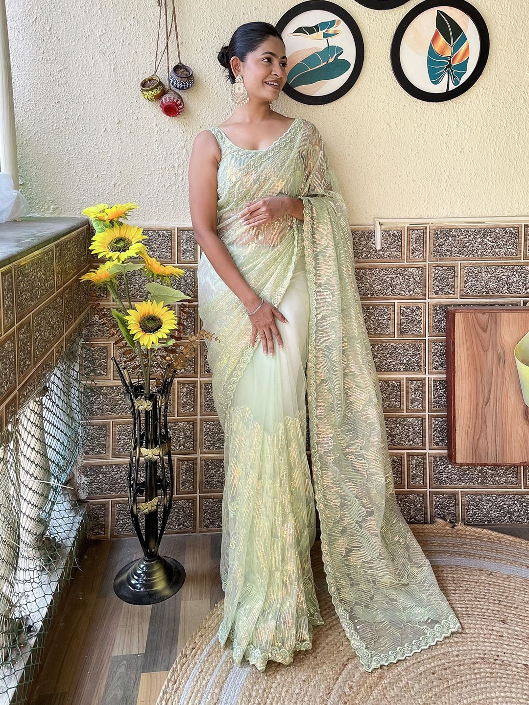 

LeeliPeeri Designer Embellished Sequinned Net Saree, Green