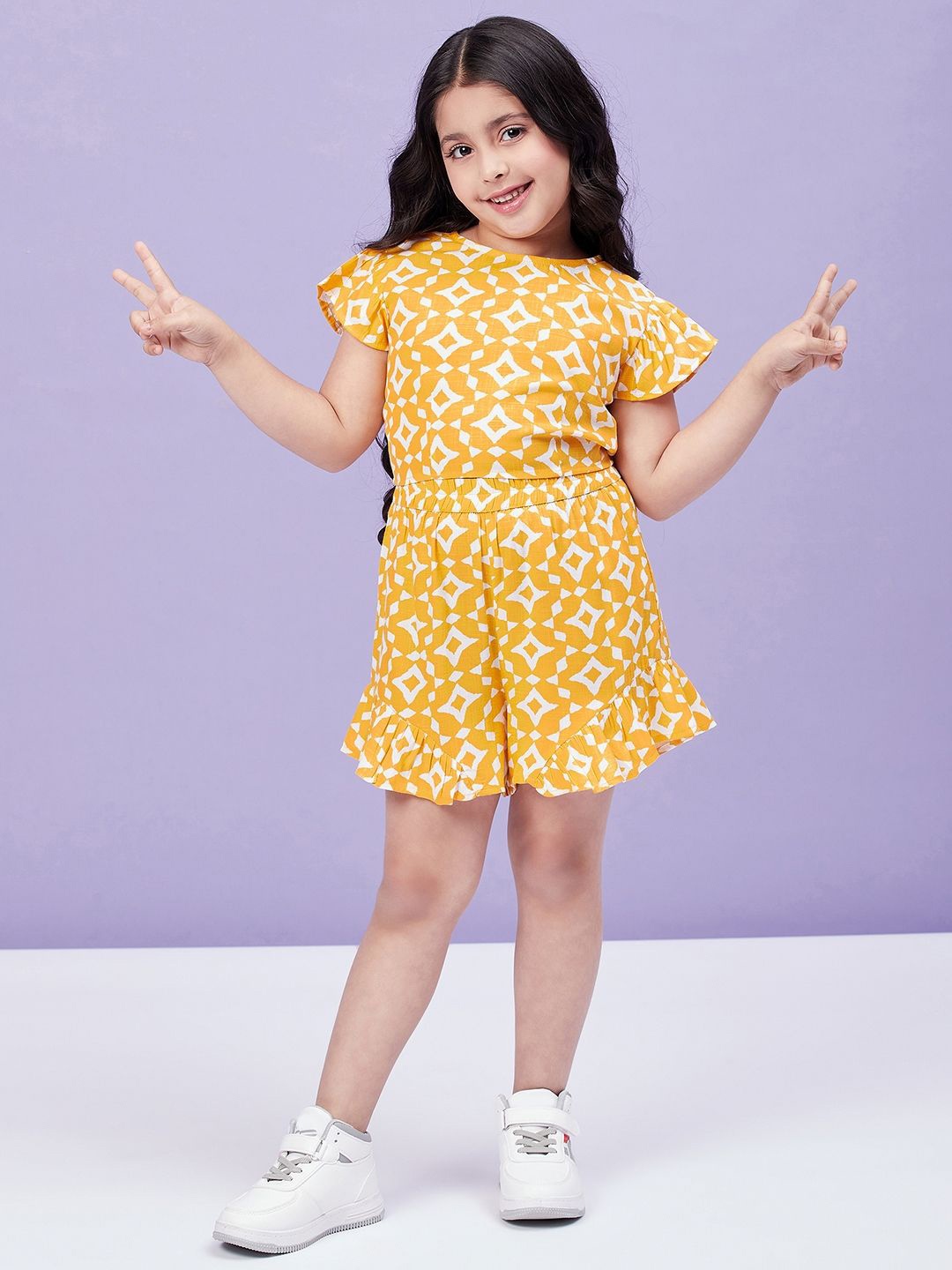 

Stylo Bug Girls Printed Round Neck Top With Shorts, Yellow