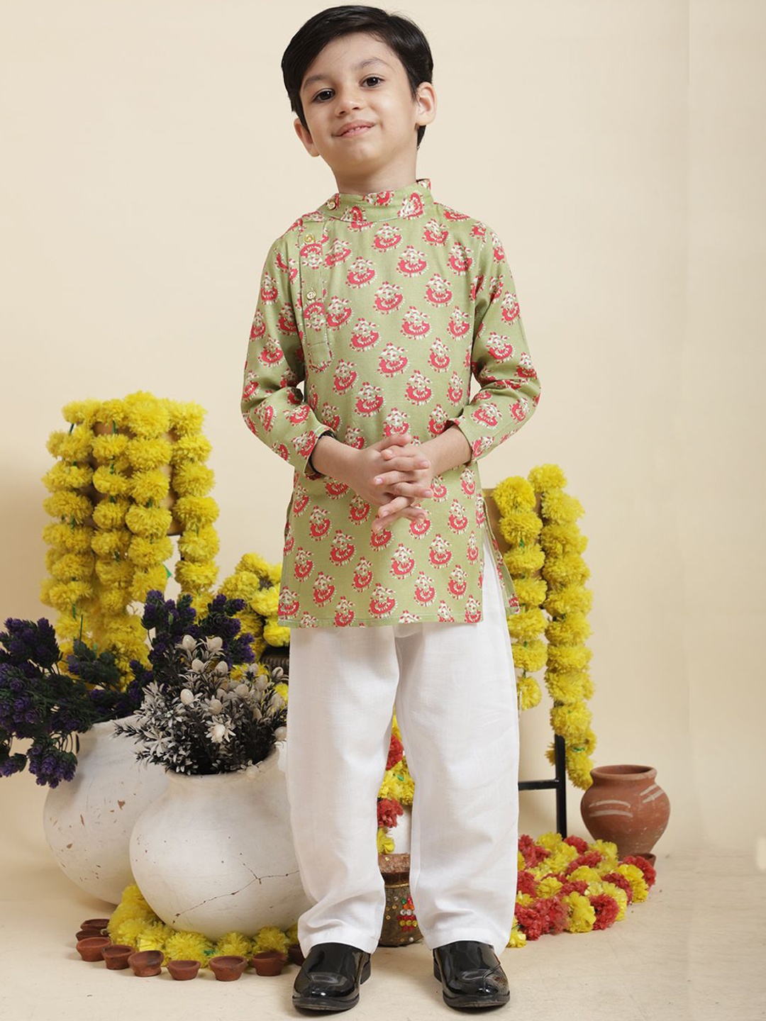 

Cutiekins Boys Ethnic Motifs Printed Mandarin Collar Straight Kurta With Pyjamas, Olive