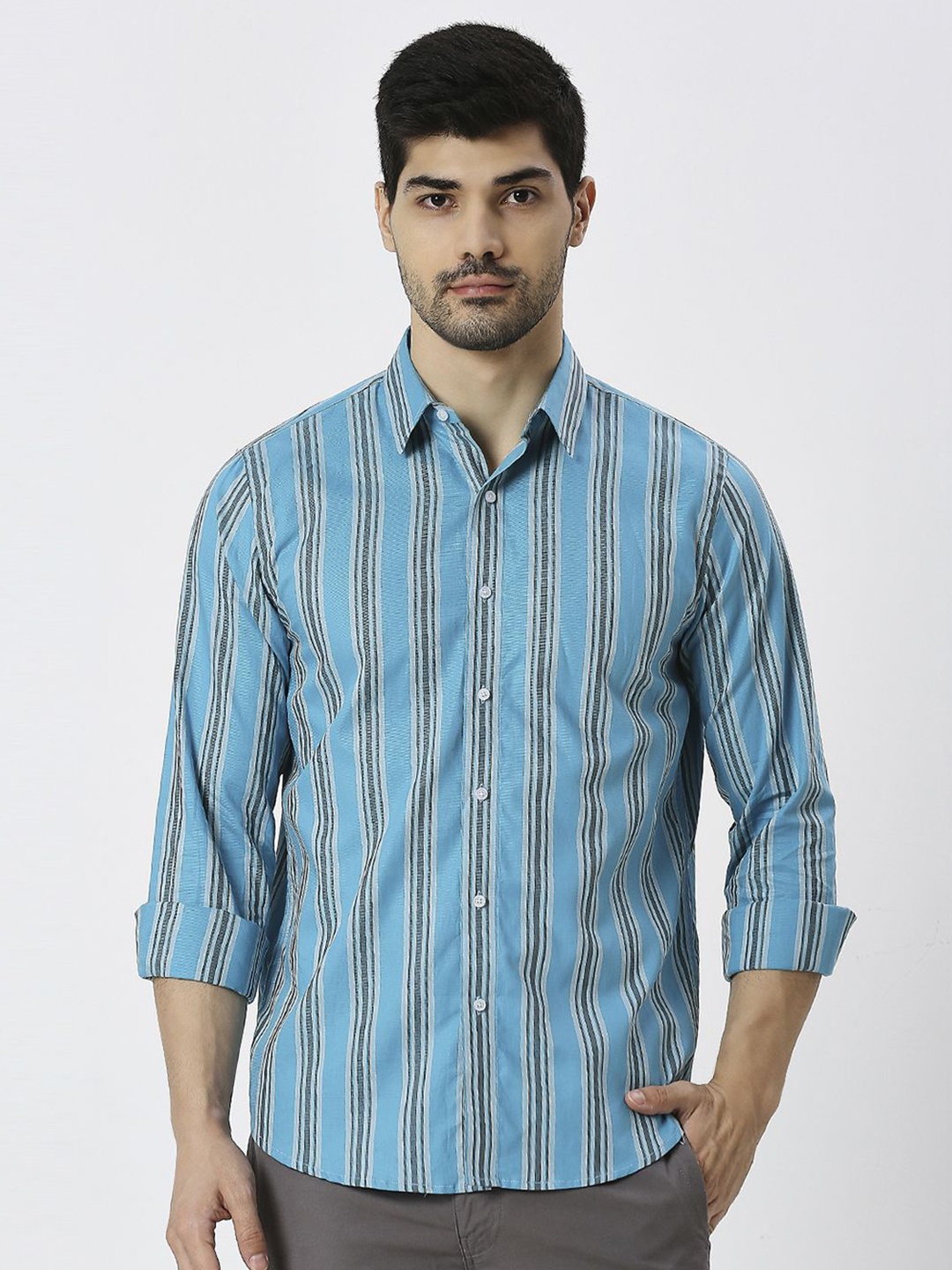 

MARK & ALBERT Men India Slim Spread Collar Vertical Striped Cotton Casual Shirt, Blue