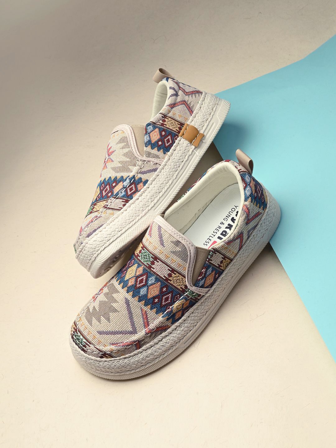 

SPYKAR Men Textured Slip-On Sneakers, White
