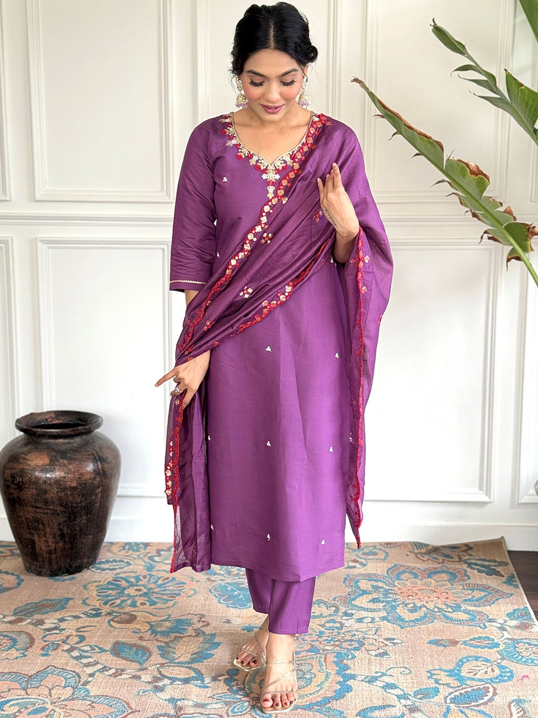 

KALINI Floral Embroidered Regular Thread Work Straight Kurta with Trousers & Dupatta, Purple