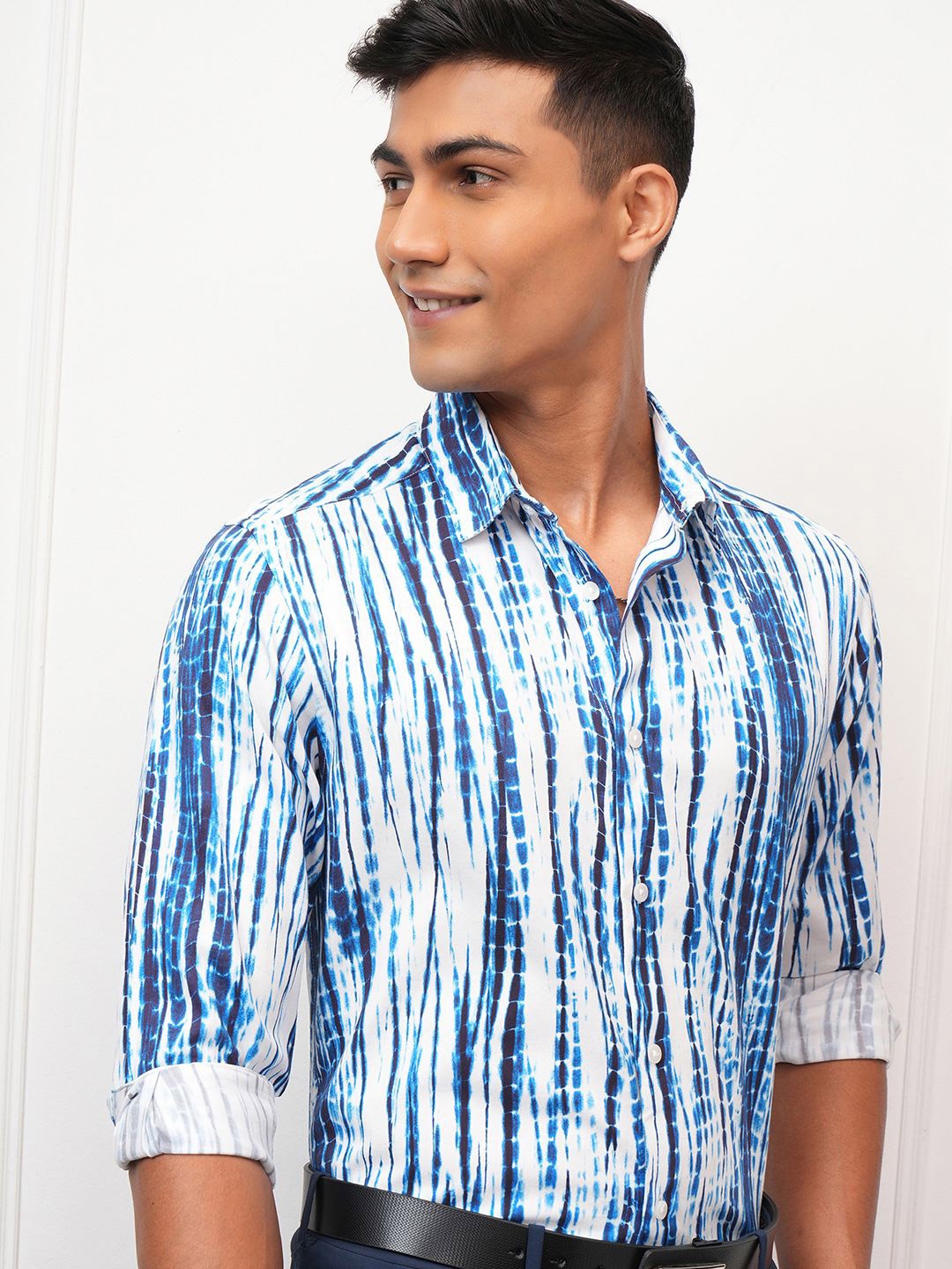 

LOCOMOTIVE Men Cutaway Collar Abstract Printed Cotton Slim Fit Casual Shirt, White