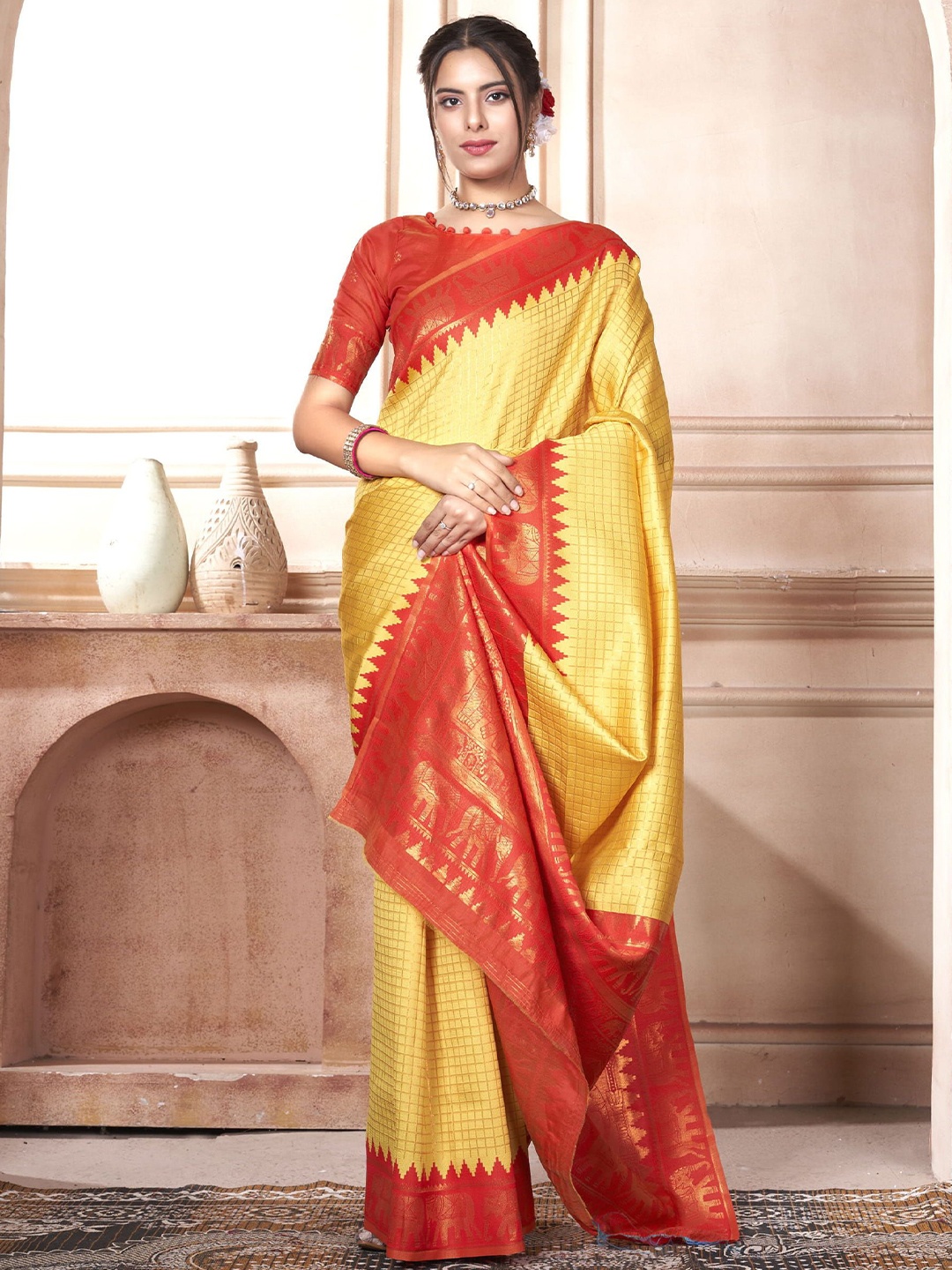 

KAYOMMI Ethnic Motifs Zari Kanjeevaram Saree, Yellow