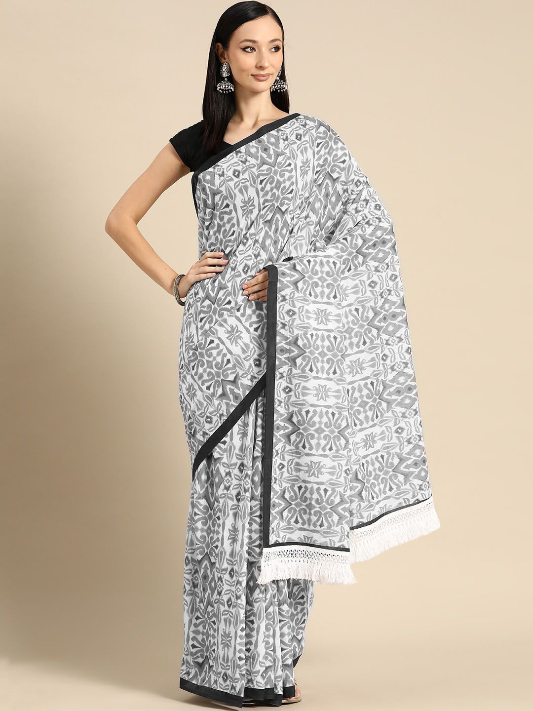 

BUTA BUTI Floral Printed Pure Cotton Solid Saree, Grey